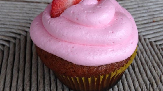 Light and Airy Strawberry Cupcakes 