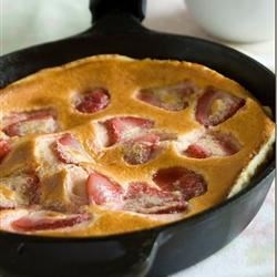 Skillet Strawberry Pancake