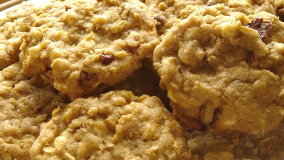 White Chocolate Chip Oatmeal Cookies