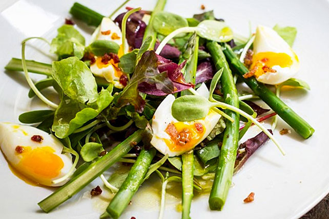 Asparagus Salad with Bacon and Eggs