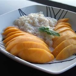 Thai Sweet Sticky Rice With Mango (Khao Neeo Mamuang)