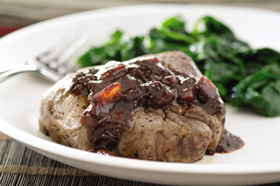 Beef Tenderloins with Red Wine Sauce