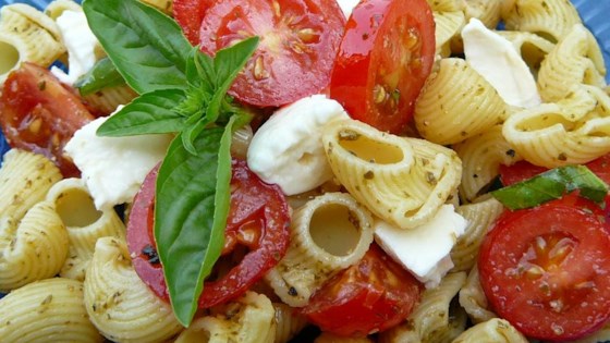 Pesto Pasta Caprese Salad