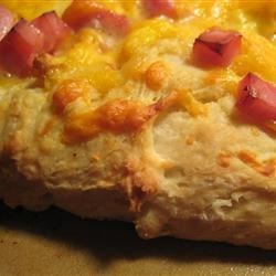 Eggs Benedict Breakfast Pizza