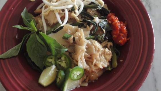 Pad See Ew (Thai Noodles with Beef and Broccoli)