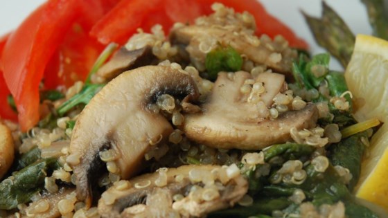 Robin's Quinoa with Mushrooms and Spinach