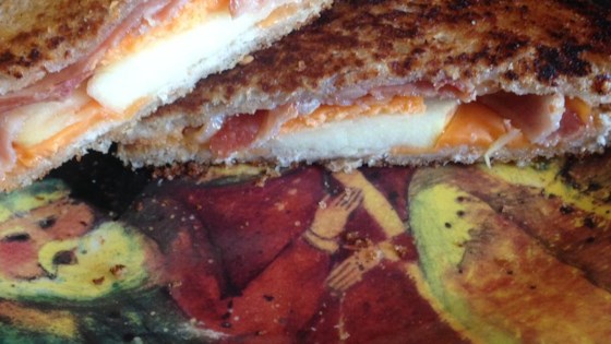 Apple and Bacon Grilled Cheese